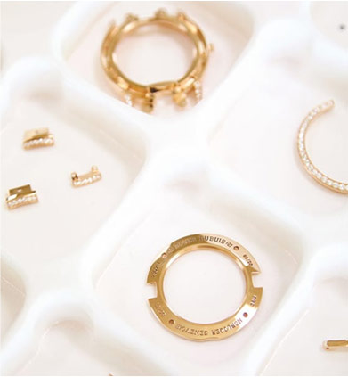 零件清洗完毕后将机芯装入表壳并进行检测-雅典售后维修服务中心