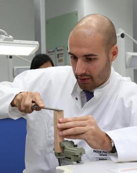 劳里·鲍威尔-南京雅典维修中心制表师