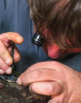 迈克尔·贝佐斯-重庆雅典维修中心制表师