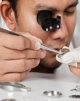 詹姆士·布朗-绵阳雅典维修中心制表师